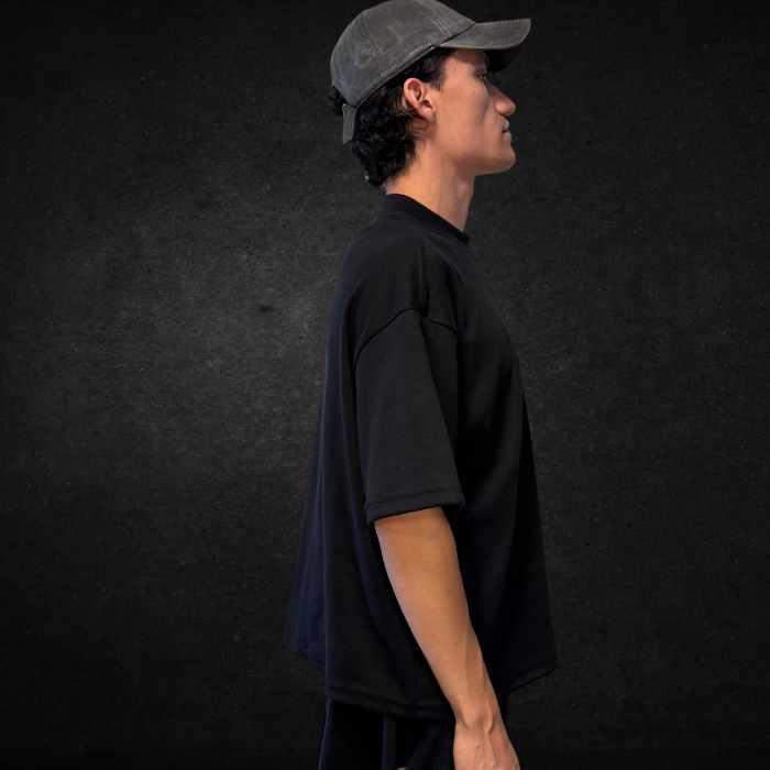 PLAYERA BOXY DE 300G NEGRA